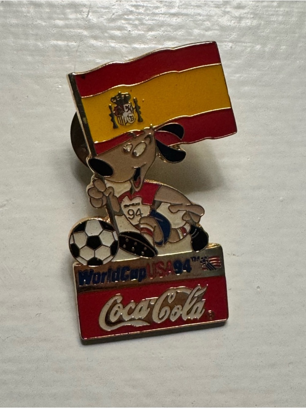 Vintage 1994 World Cup USA Mascot Coca Cola Lapel Pin Spain Spanish Flag